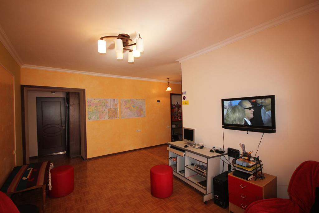 יירבאן Center Hostel And Tours מראה חיצוני תמונה