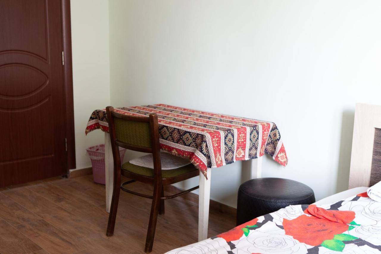יירבאן Center Hostel And Tours מראה חיצוני תמונה