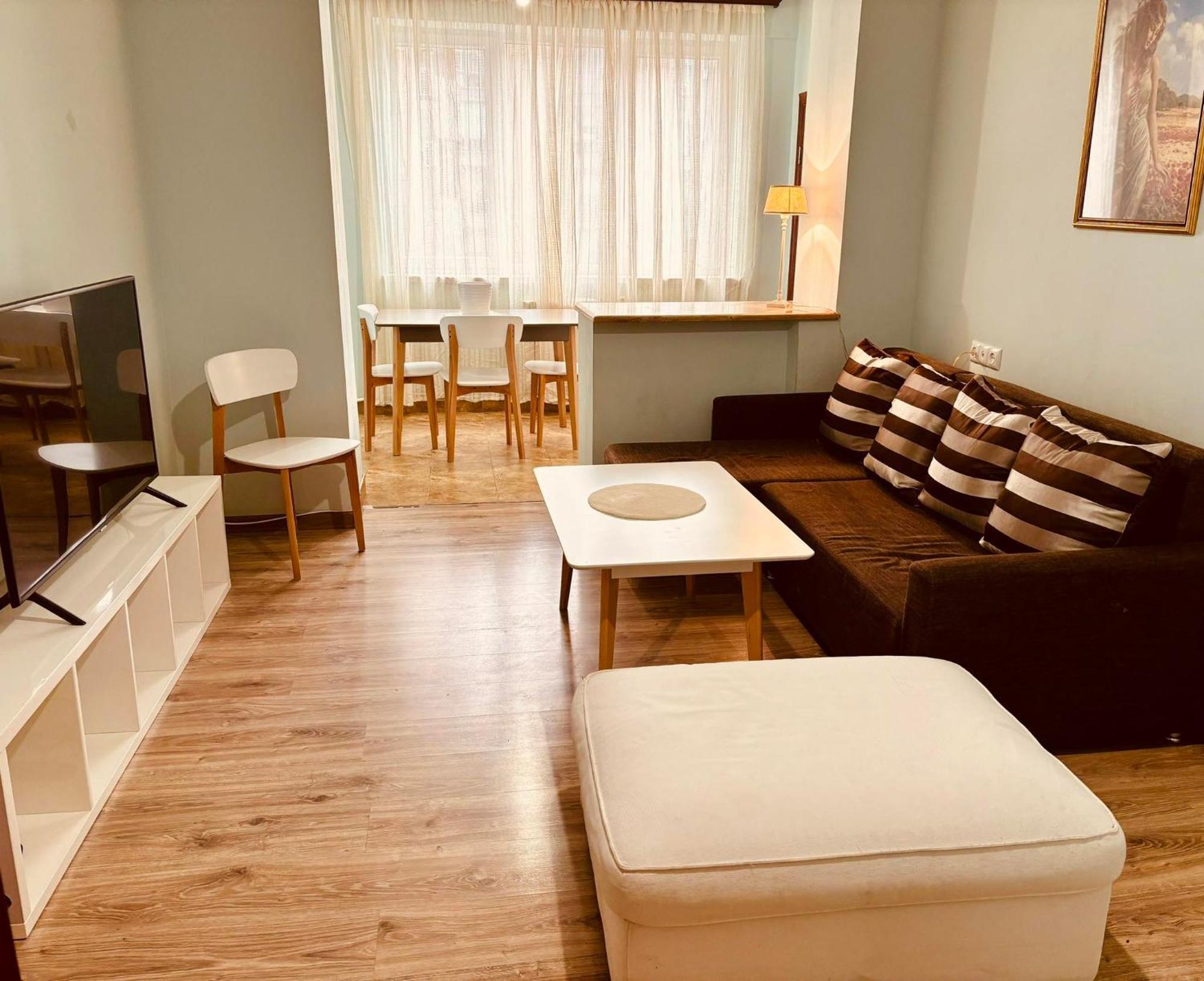 יירבאן Center Hostel And Tours מראה חיצוני תמונה
