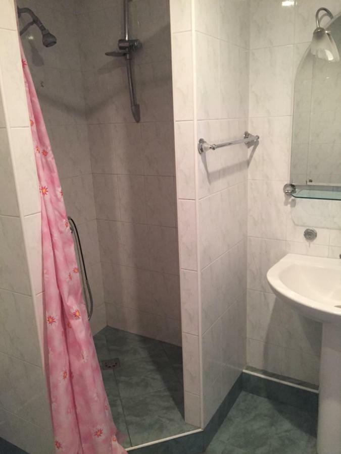 יירבאן Center Hostel And Tours מראה חיצוני תמונה