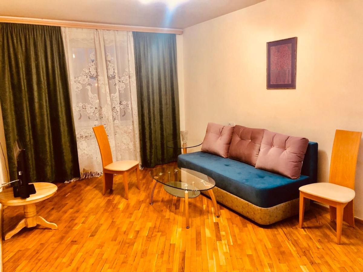 יירבאן Center Hostel And Tours מראה חיצוני תמונה